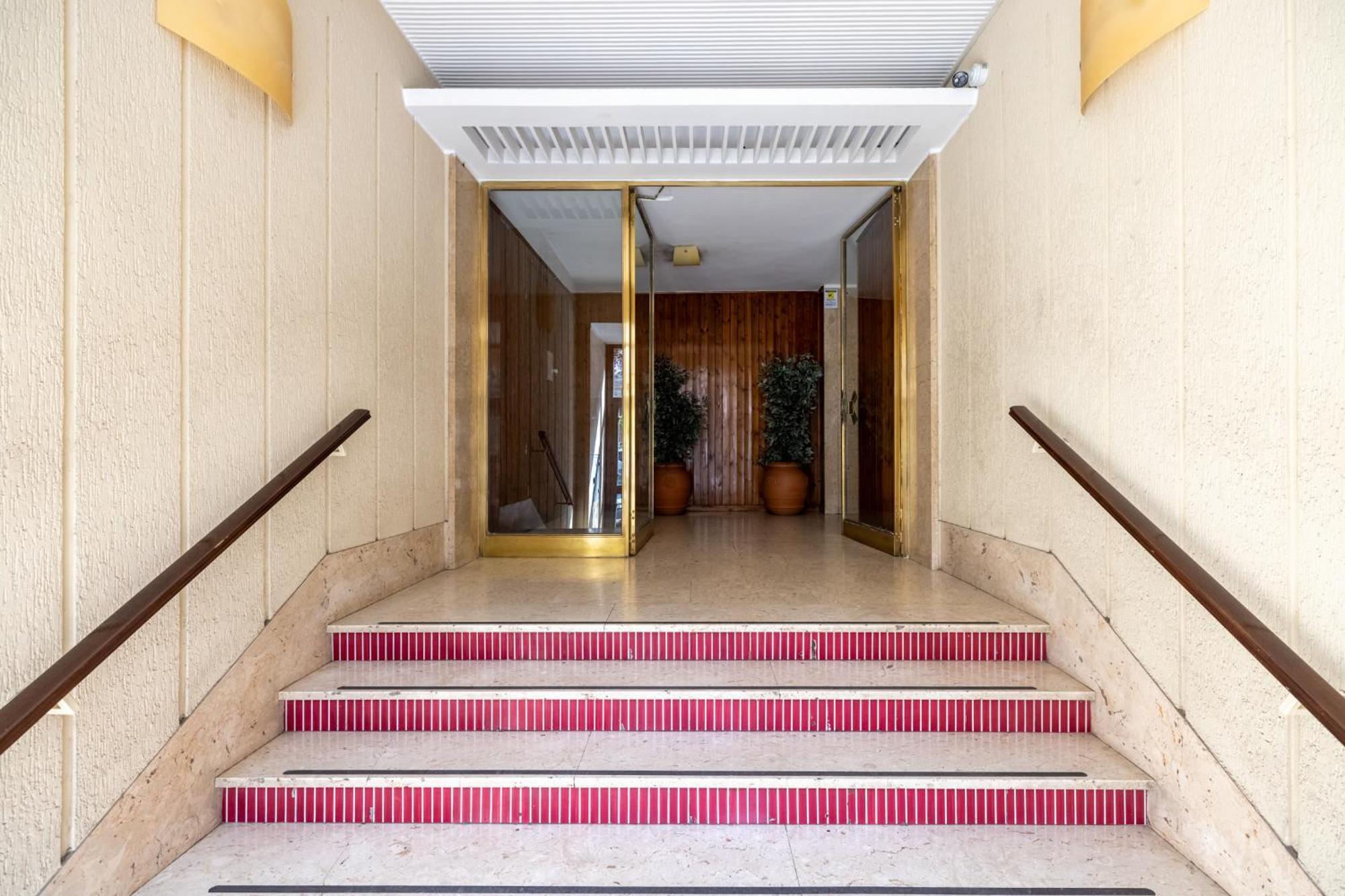 Next Stop Vatican Guesthouse โรม ภายนอก รูปภาพ